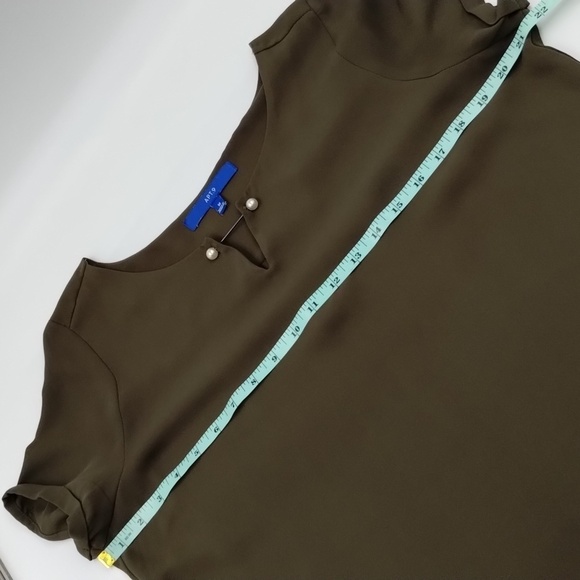 Apt. 9 Army Green Blouse Size Medium Pearl Neck Detail Short Sleeve - Picture 10 of 11